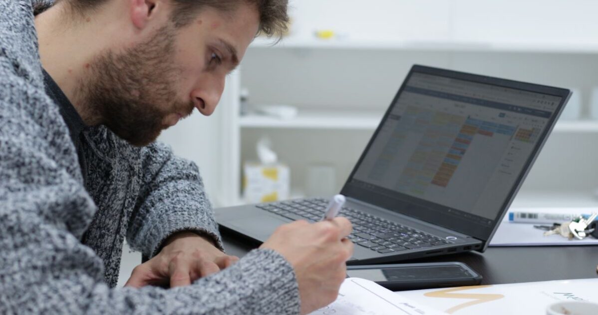 Rozdíl mezi efektem a skutečným posunem MADIO