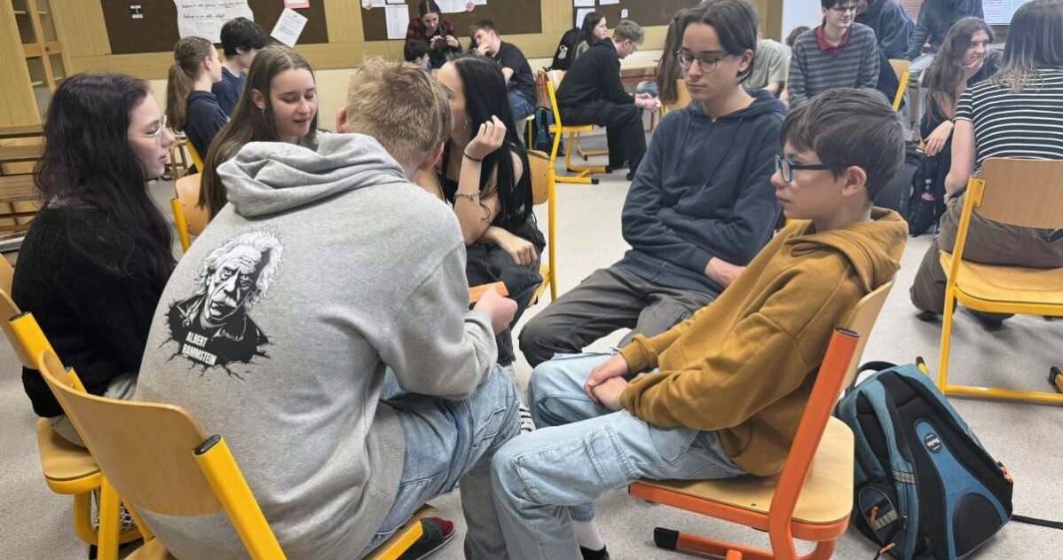 I změna může být laskavá: Jak se vztahy ve třídě mění – a proč je to v pořádku MADIO I změna může být laskavá: Jak se vztahy ve třídě mění – a proč je to v pořádku MADIO