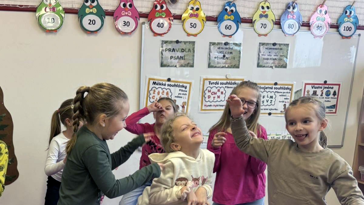 WEBINÁŘ: KDYŽ TO VE TŘÍDĚ VŘE: JAK USTÁT BOUŘLIVÝ PODZIM MADIO