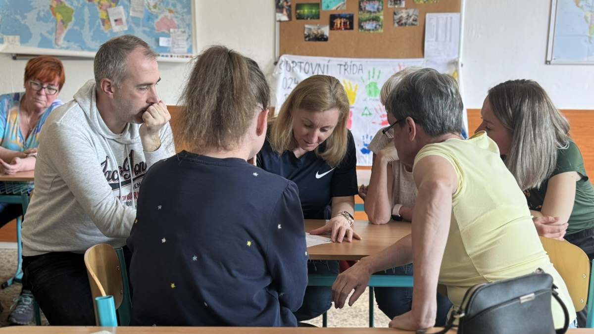WEBINÁŘ: KDYŽ TO VE TŘÍDĚ VŘE: JAK USTÁT BOUŘLIVÝ PODZIM MADIO