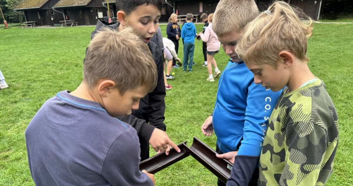 Starší i mladší mají co nabídnout: jak funguje vrstevnická podpora MADIO Starší i mladší mají co nabídnout: jak funguje vrstevnická podpora MADIO