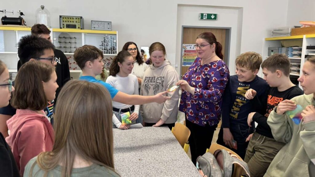 Jak poznat, kdy má učitel ustoupit – a kdy stát pevně? MADIO